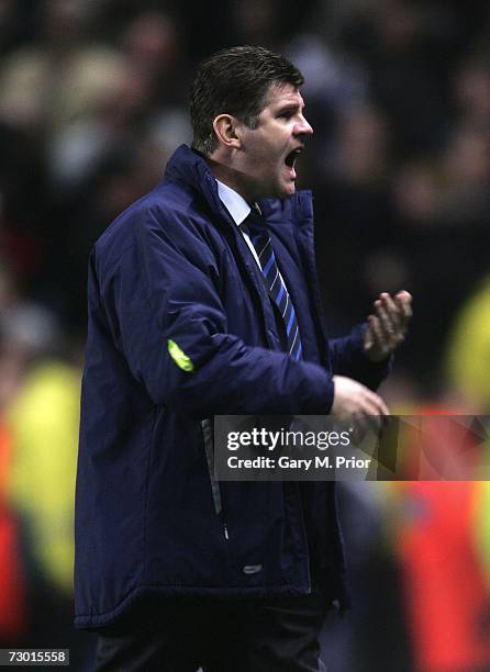 Sheffield Wednesday manager Brian Laws shouts during the FA Cup sponsored by E.ON Third Round Replay match between Manchester City and Sheffield...