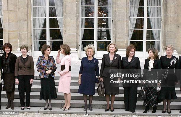 From left: Polish first lady Jolanta Kwasniewska, US first lady Laura Bush, Egyptian first lady Suzanne Mubarak, Queen Silvia of Sweden, French first...