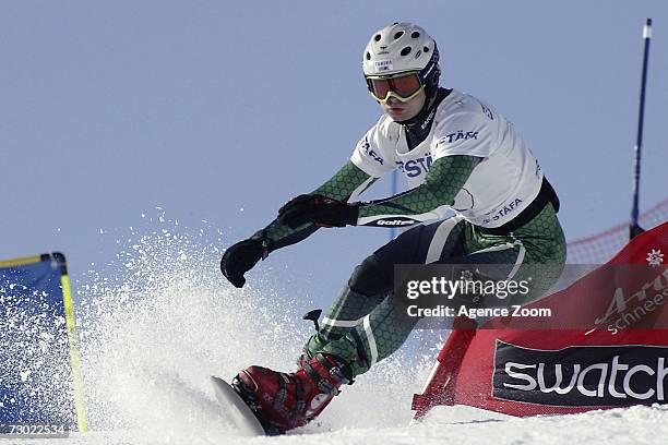 Rok Flander from Slovenia in action during the FIS Snowboard World Championships Mens Parallel Slalom on January 17, 2007 in Arosa, Switzerland.