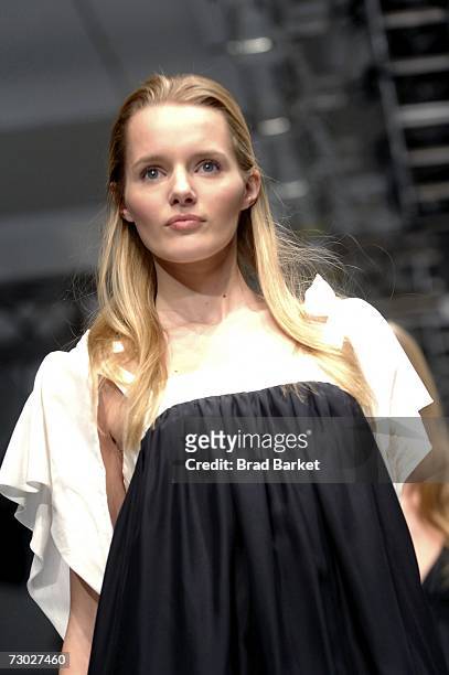 Winner of the Ford Supermodel of the World 2006/2007 contest Sanne Nijhof of the Netherlands walks the runway at Skylight Studios on January 17, 2007...
