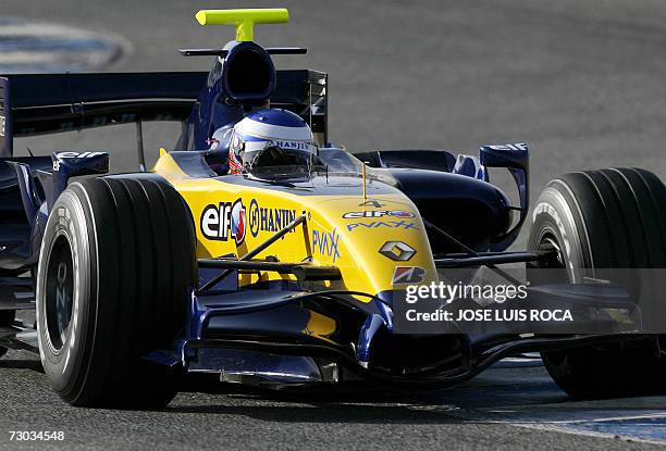 Renault Formula 1driver Finland's Heikki Kovalainen drives, 18 January 2006, during a test session at the Jerez recetrack in Jerez. AFP PHOTO/ JOSE...