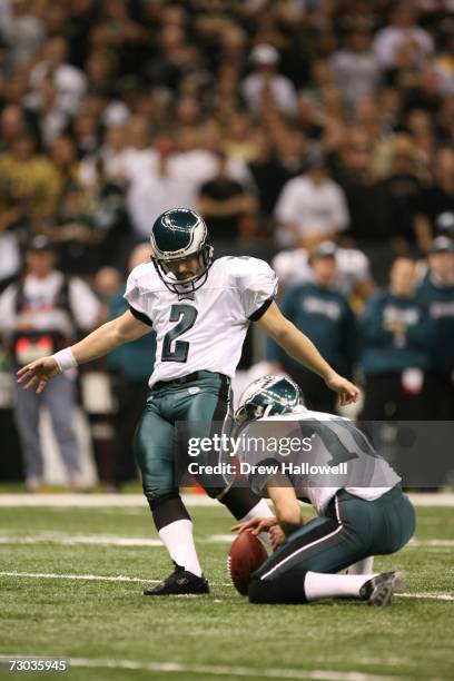 Kicker David Akers of the Philadelphia Eagles kicks a field goal during the game against the New Orleans Saints on January 13, 2007 at the Louisiana...