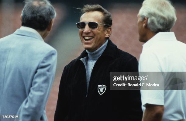 Owner Al Davis of the Los Angeles Raiders prior to a game during a game against the San Francisco 49ers on September 12, 1982 in San Francisco,...