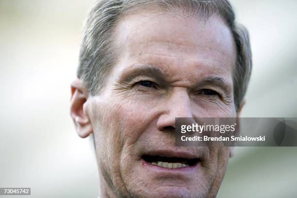Senator Bill Nelson speaks to reporters outside the West Wing of the White House on January 19, 2006 in Washington, DC. Nelson spoke with reporters...