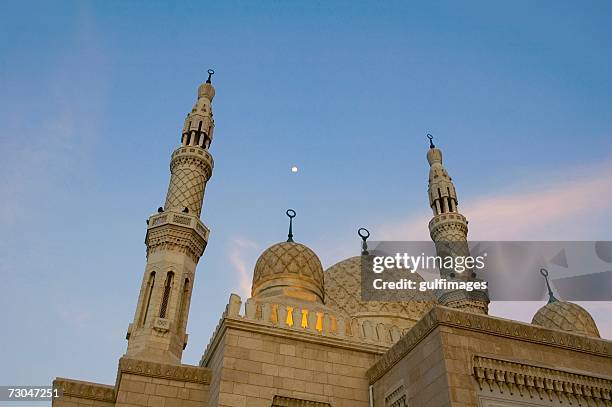 scenic view of the mosque - jumeirah mosque stock pictures, royalty-free photos & images