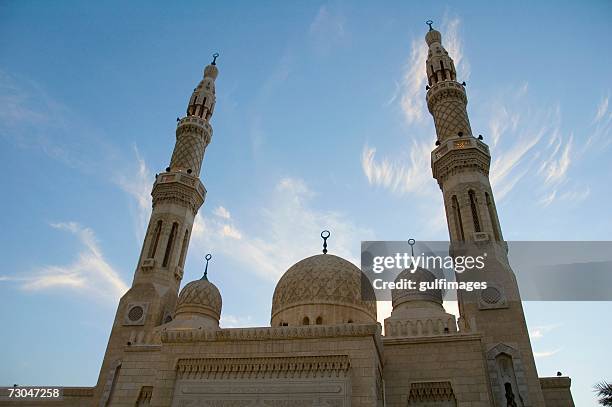 scenic view of the mosque - jumeirah mosque stock pictures, royalty-free photos & images