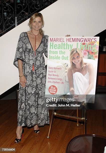 Mariel Hemingway attends the private cocktail party celebrating her new book "Healthy Living From The Inside Out" on January 19, 2007 at Lladro...