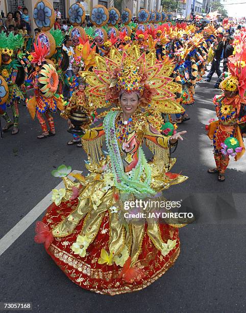 Performers dance in the during the culmination of the nine-day religious festival called Sinulog, in Cebu city central Philippines 21 January 2007....