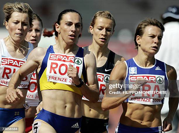 File photo taken 18 June 2005 shows Romanian Maria Cioncan leading Russian Sveltana Klyuka, , German Monika Gradzki and French Elisabeth Grousselle...
