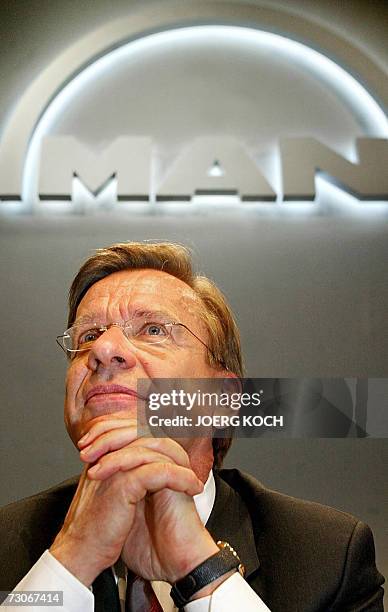 Picture taken 09 June 2004 shows Hakan Samuelsson, chief executive of German truck maker MAN during their 2004 annual general meeting. MAN said 22...