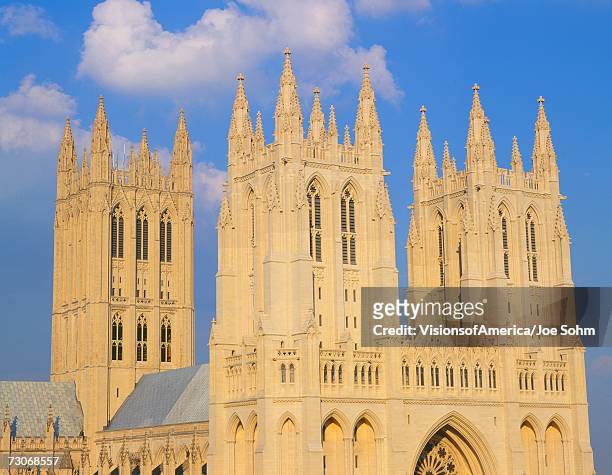 "washington national cathedral, st. peter and st. paul, washington dc" - kathedrale von washington stock-fotos und bilder