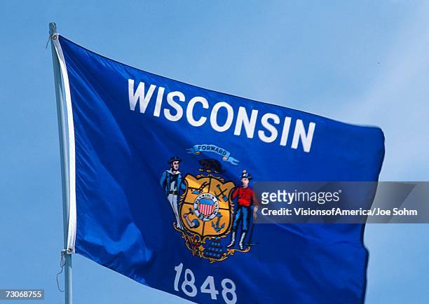 state flag of wisconsin - wisconsin flag stock pictures, royalty-free photos & images