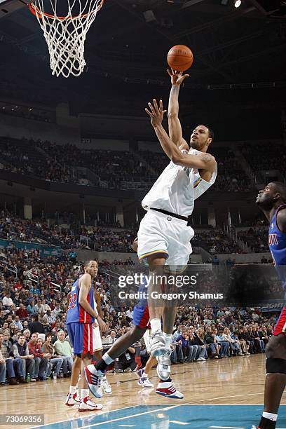 Tyson Chandler of the New Orleans/Oklahoma City Hornets makes a layup during the game against the Detroit Pistons on January 4, 2007 at the Ford...