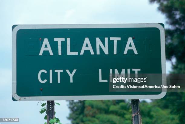 Atlanta Destination Sign 140 Atlanta Street Signs Stock Photos, High-Res Pictures, and Images ...