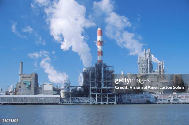 "the union camp paper mill on the savannah river in savannah, georgia" - paper mill stock pictures, royalty-free photos & images