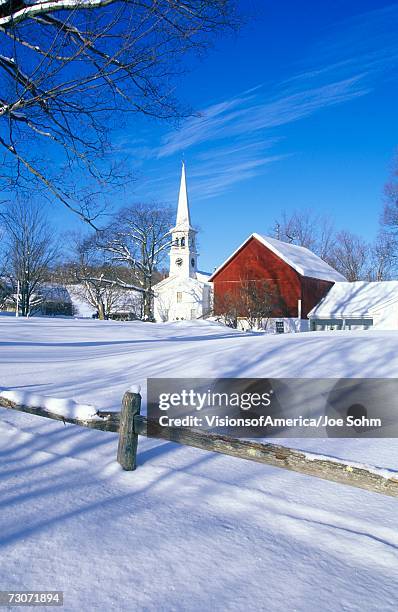 "church in peacham, vt in snow in winter" - comté caledonia photos et images de collection