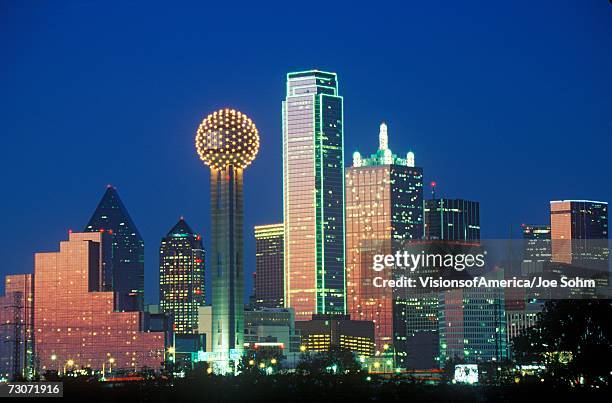 "dallas, tx skyline at night with reunion tower" - reunion tower stock-fotos und bilder