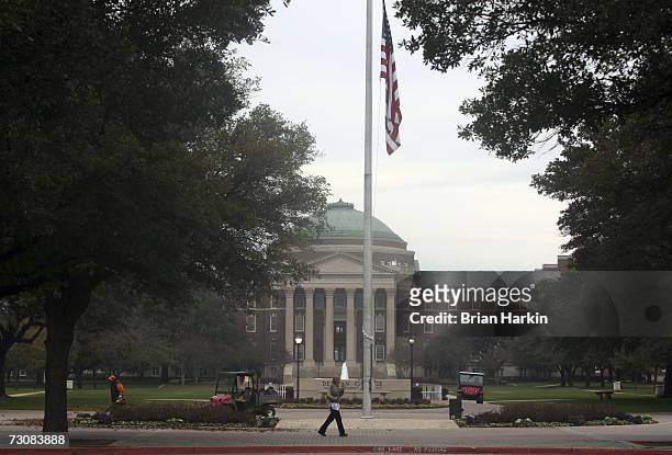 Student walks in front of Dallas Hall on the Southern Methodist University campus January 23, 2007 in Dallas, Texas. Some faculty and students at SMU...