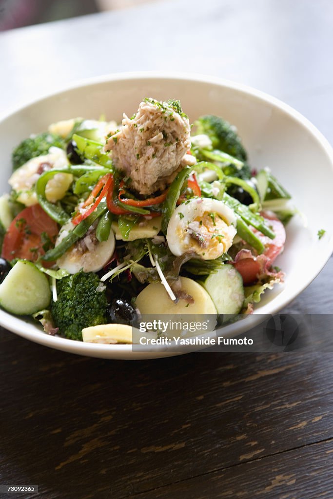 Salad in bowl, close-up