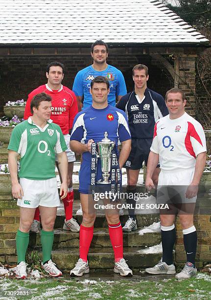 London, UNITED KINGDOM: Italian Rugby captain Marco Bortolami, Welsh Rugby Union captain Stephen Jones, Scottish captain Chris Paterson, Irish...