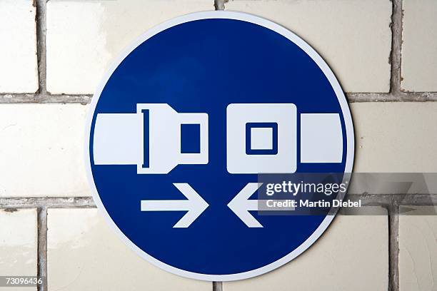 ?fasten seatbelt? sign - fastening stockfoto's en -beelden