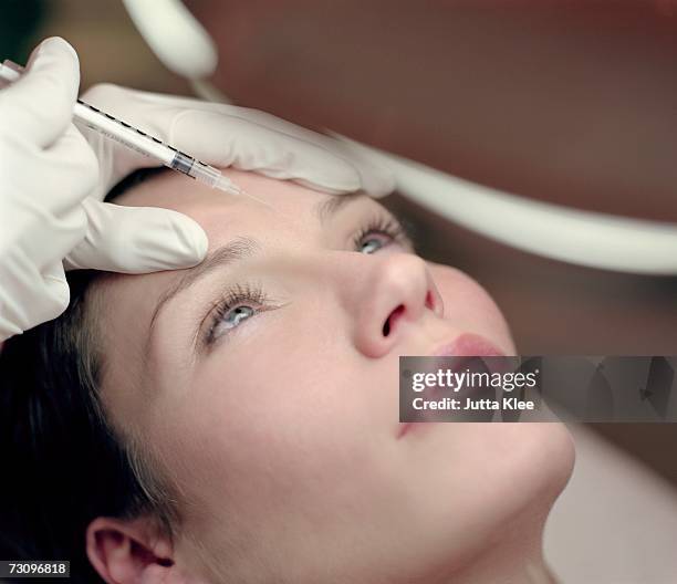 High Injection Neurotoxin Injection Photos and Premium High Res Pictures - Getty Images
