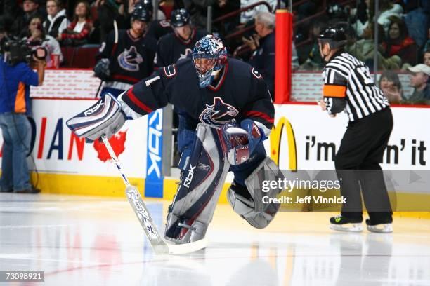 Roberto Luongo of the Vancouver Canucks skates on the ice against the Florida Panthers at General Motors Place on January 7, 2007 in Vancouver,...