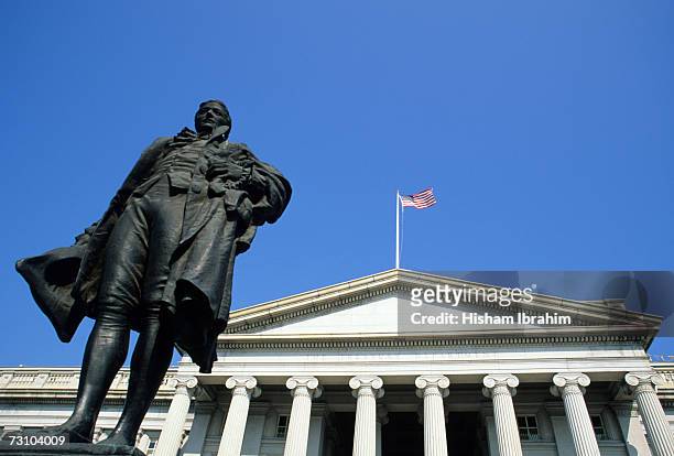 usa, washington dc, united states treasury, low angle view - 米国財務省ビル ストックフォトと画像