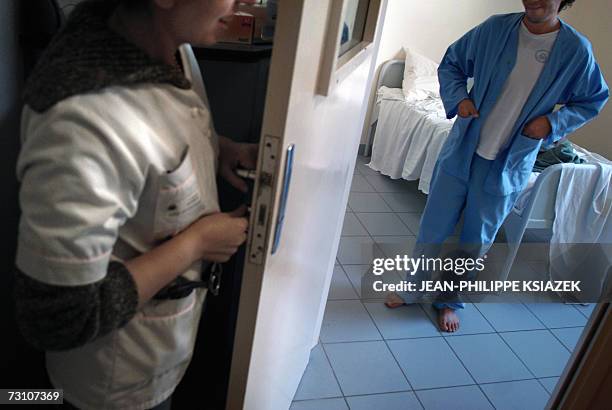 6 274 Psychiatric Hospital Stock Photos High Res Pictures And Images 6-274-psychiatric-hospital-stock-photos-high-res-pictures-and-images