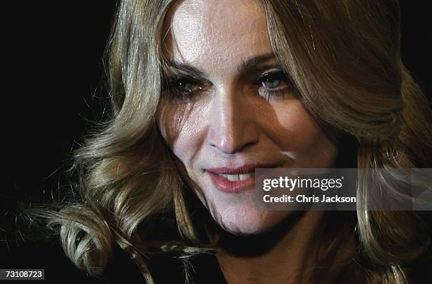 Madonna arrives at the Arthur And The Invisibles premier at Vue Leicester Square on January 25, 2007 in London, England.