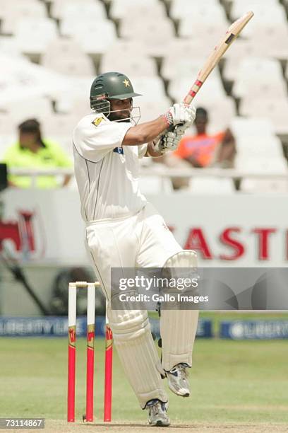 Mohammad Yousuf in action during Day 1 of the Third test between, South Africa and Pakistan at Sahara Park Newlands, on January 26, 2007 in Cape...