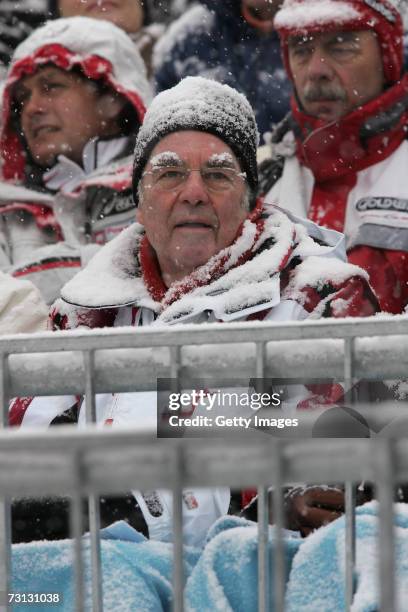 Austrian President Heinz Fischer watches the Hahnenkamm slalom ski races January 27, 2007 in Kitzbuehel, Austria.