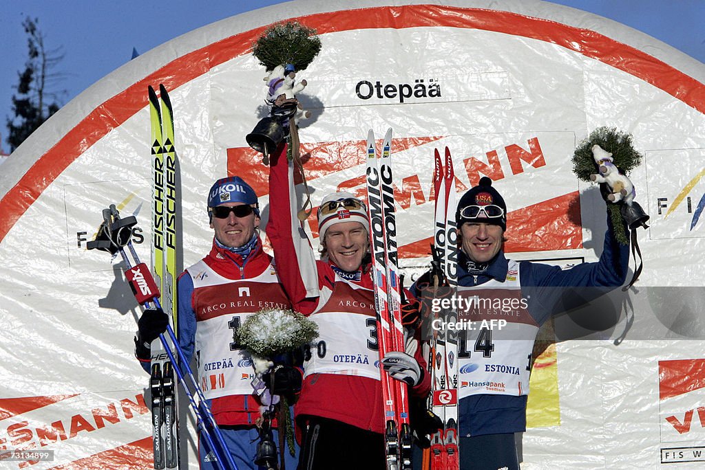 Winner Jens Arne Svartedal (C) of Norway...