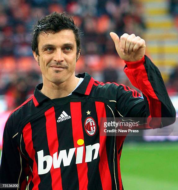 Massimo Oddo of AC Milan gives a thumbs-up during the Serie A match between AC Milan and Parma at Stadio Giuseppe Meazza, January 28, 2007 in Milan,...