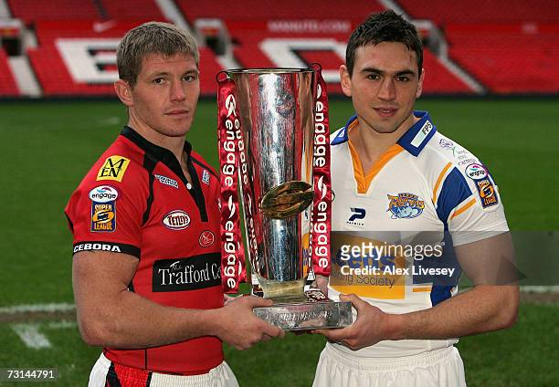 Malcolm Alker of Salford City Reds and Kevin Sinfield of Leeds Rhinos come face to face ahead of their round one match of the 2007 Engage Super...