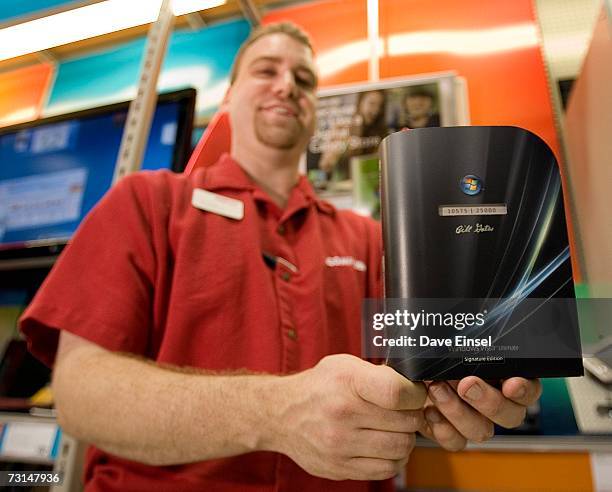 Compusa Photos and Premium High Res Pictures - Getty Images