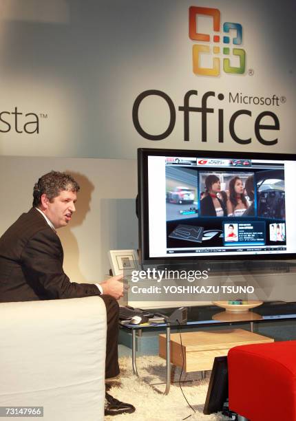 Software giant Microsoft's Japanese subsidiary President Darren Huston shows how to use the company's new operating system Windows Vista in Tokyo 30...