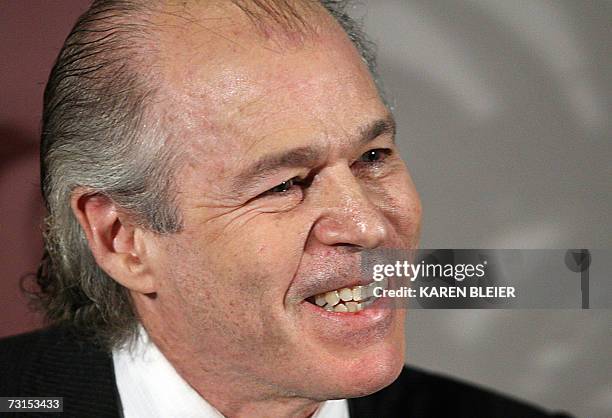 33 Dr Robert Jarvik Stock Photos, HighRes Pictures, and Images Getty