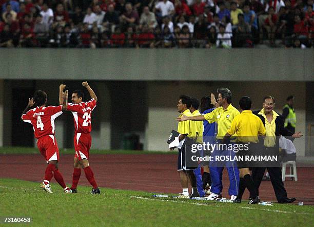 27 Pipat Thonkanya Stock Photos, HighRes Pictures, and Images Getty