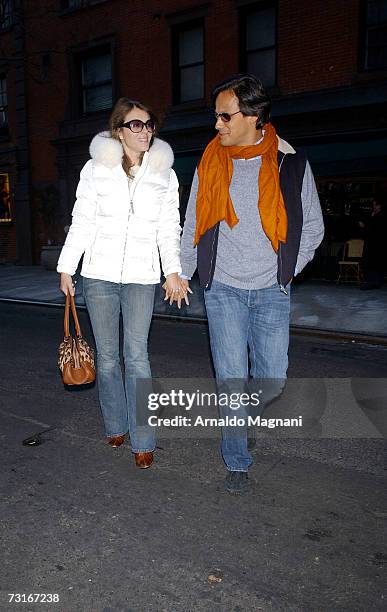 Actress Elizabeth Hurley and fiancee Arun Nayar walk to lunch at Bilboquet restaurant, on January 31, 2007 in New York City.