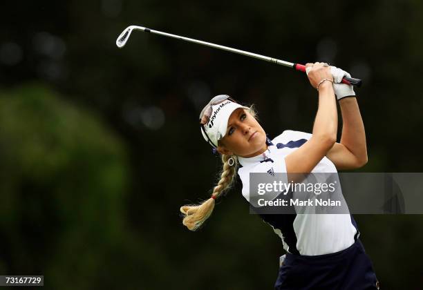 Natalie Gulbis of the USA plays a shot during day one of the 2007 MFS Womens Australian Open at The Royal Sydney Golf Club February 1, 2007 in...