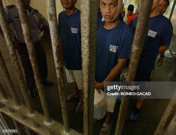 Maximum Security Inmate Uniform 297 Philippine National Penitentiary Stock Photos, High-Res Pictures ...