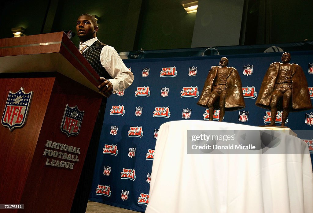 Walter Payton Man Of The Year Press Conference