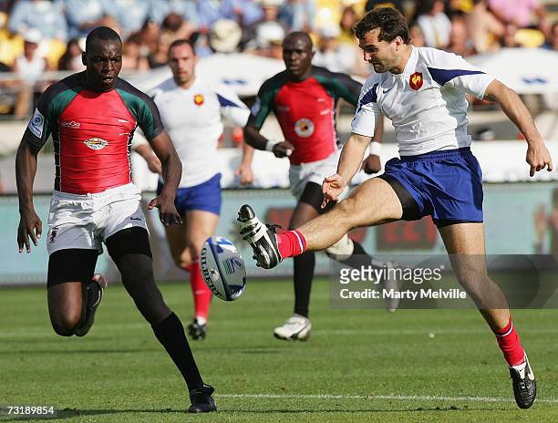 Pierre Yves Montagnat of France in action during day two of the IRB New Zealand Sevens match between France and Kenya at the Westpac Stadium February...