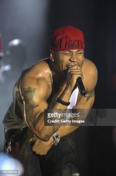 Rapper LL Cool J performs at ESPN The Magazine's Next Big Block Party during Super Bowl XLI weekend at the Design District February 2, 2007 Miami,...