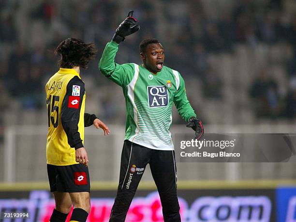 Carlos Kameni of Espanyol and Lafita of Zaragoza in action during the match between RCD Espanyol and Real Zaragoza, of La Liga at the Lluis Companys...