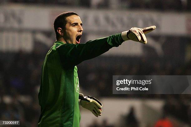 John O'Shea of Manchester United who filled in for the injued Edwin Van Der Sar scream instructions to team mates during the Barclays Premiership...