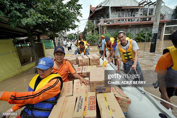 Push Raft 210 Stranded Raft Stock Photos, High-Res Pictures, and Images - Getty ...