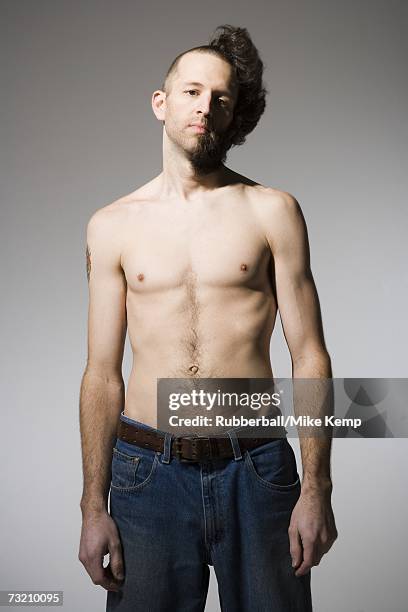 shirtless man with half shaved hair and beard - half shaved hair stockfoto's en -beelden