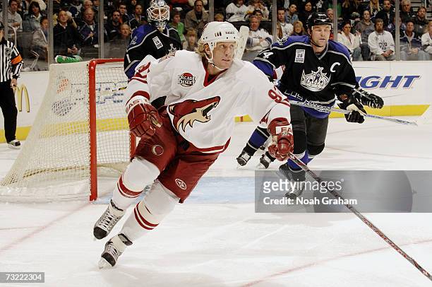 Jeremy Roenick of the Phoenix Coyotes skates against the Los Angeles Kings on January 20, 2007 at Staples Center in Los Angeles, California. The...